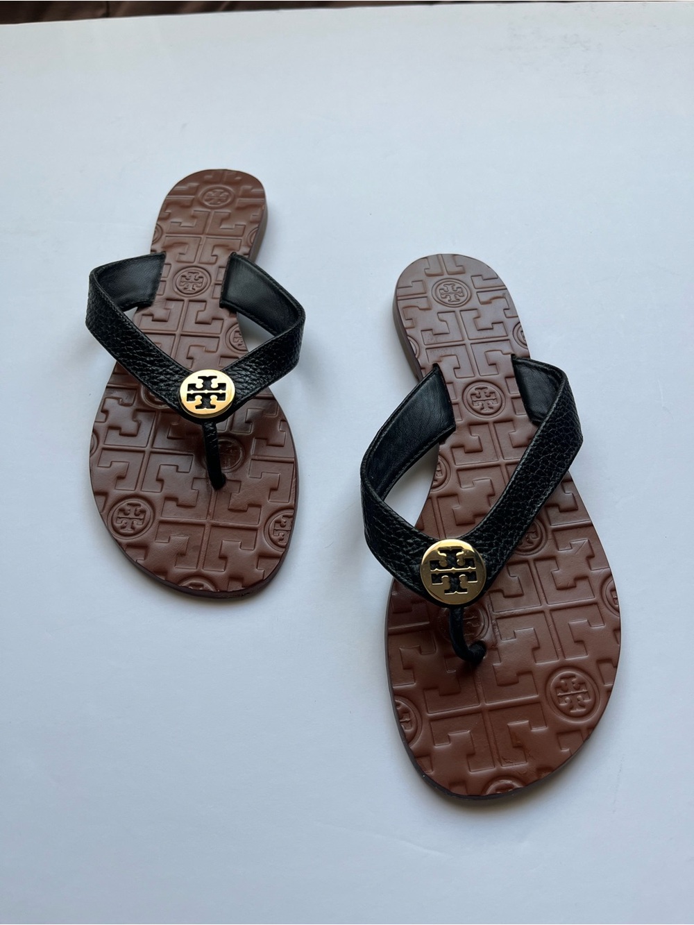 Tori Burch Thora Black Pebbled Leather Thong Sandals Size 6M - Picture 2 of 8
